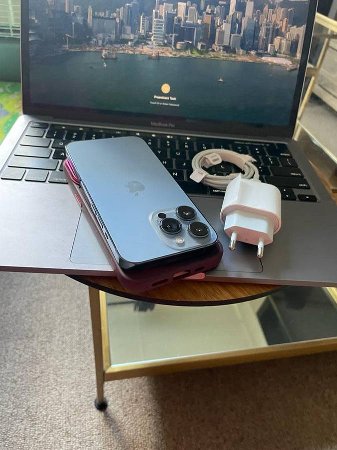 iPhone 13 Pro Sierra Blue (256GB)*EXCELLENT CONDITION *  + packaging and accessories