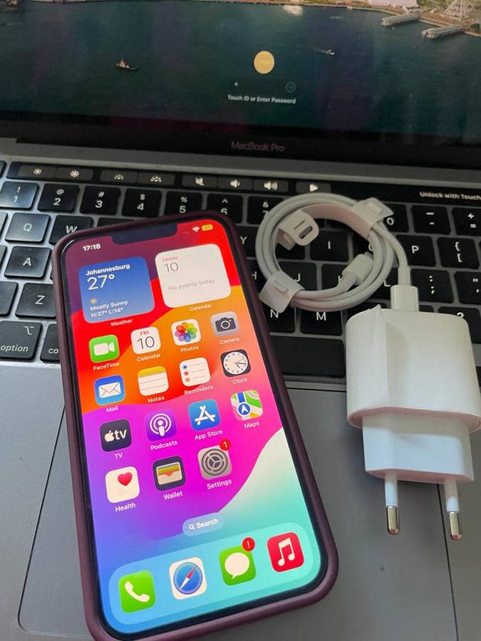 iPhone 13 Pro Sierra Blue (256GB)*EXCELLENT CONDITION *  + packaging and accessories