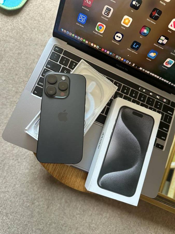 iPhone 15 Pro , Black Titanium (256GB)  Prestine Condition As New + box, charger and Accessories