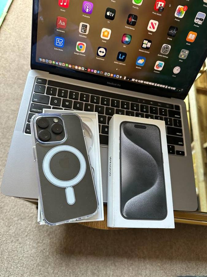 iPhone 15 Pro , Black Titanium (256GB)  Prestine Condition As New + box, charger and Accessories