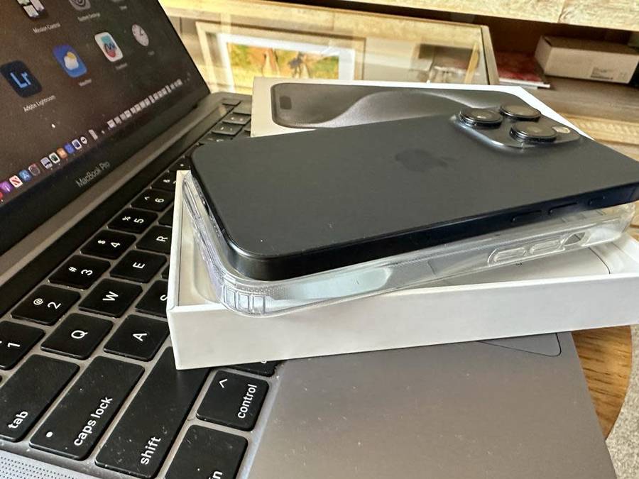 iPhone 15 Pro , Black Titanium (256GB)  Prestine Condition As New + box, charger and Accessories