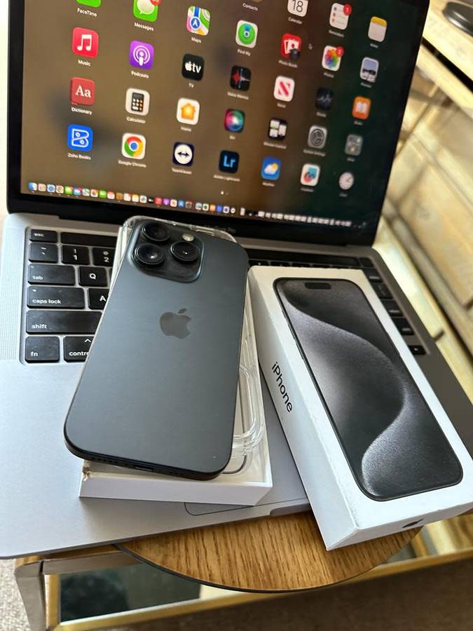 iPhone 15 Pro , Black Titanium (256GB)  Prestine Condition As New + box, charger and Accessories