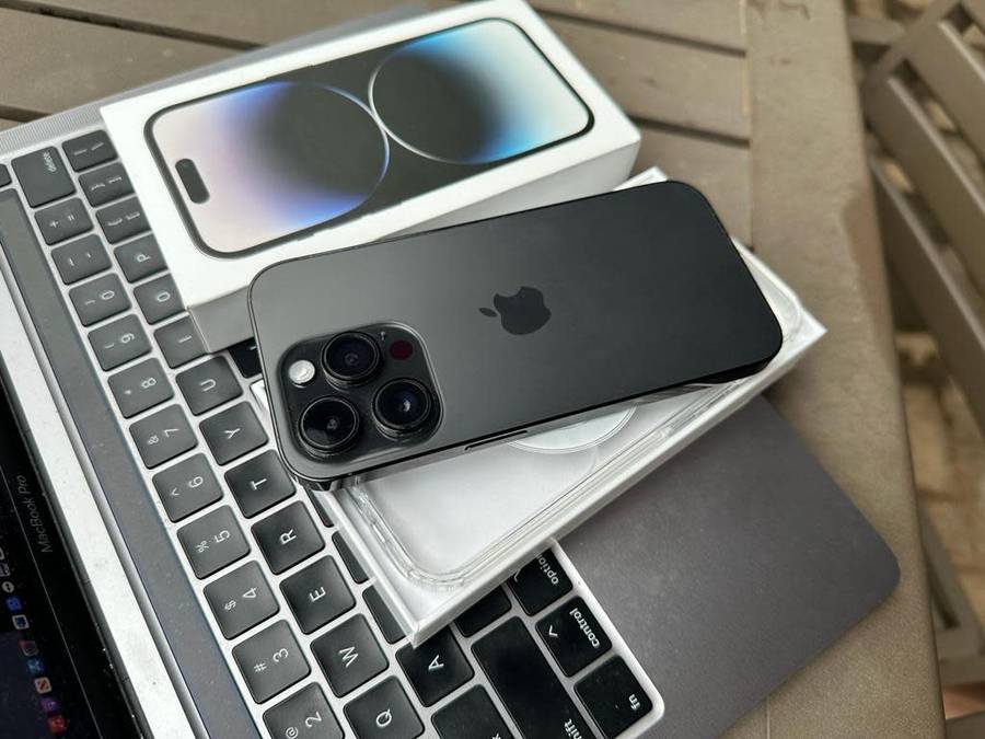 iPhone 14 Pro, Space Black (128GB)*REFURBISHED CONDITION *  + packaging and accessories