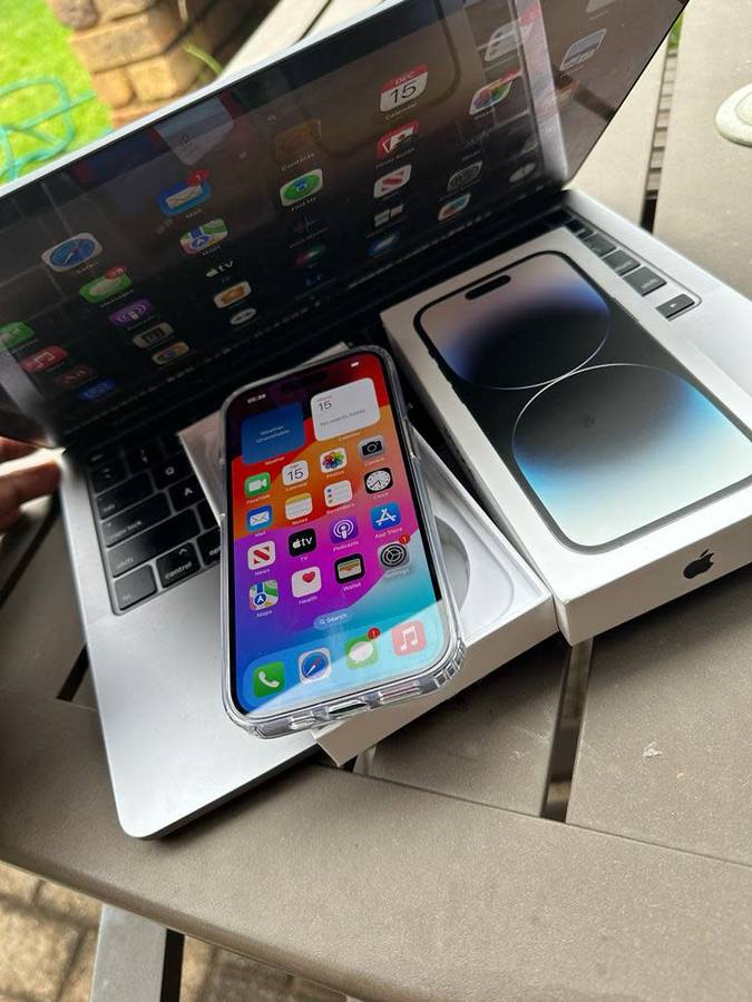 iPhone 14 Pro, Space Black (128GB)*REFURBISHED CONDITION *  + packaging and accessories