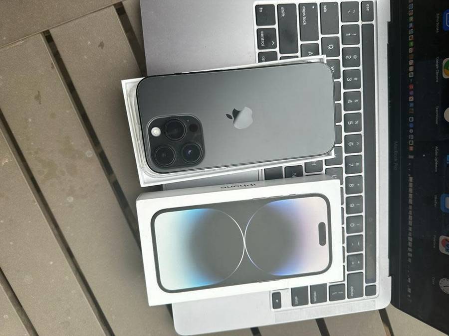 iPhone 14 Pro, Space Black (128GB)*REFURBISHED CONDITION *  + packaging and accessories