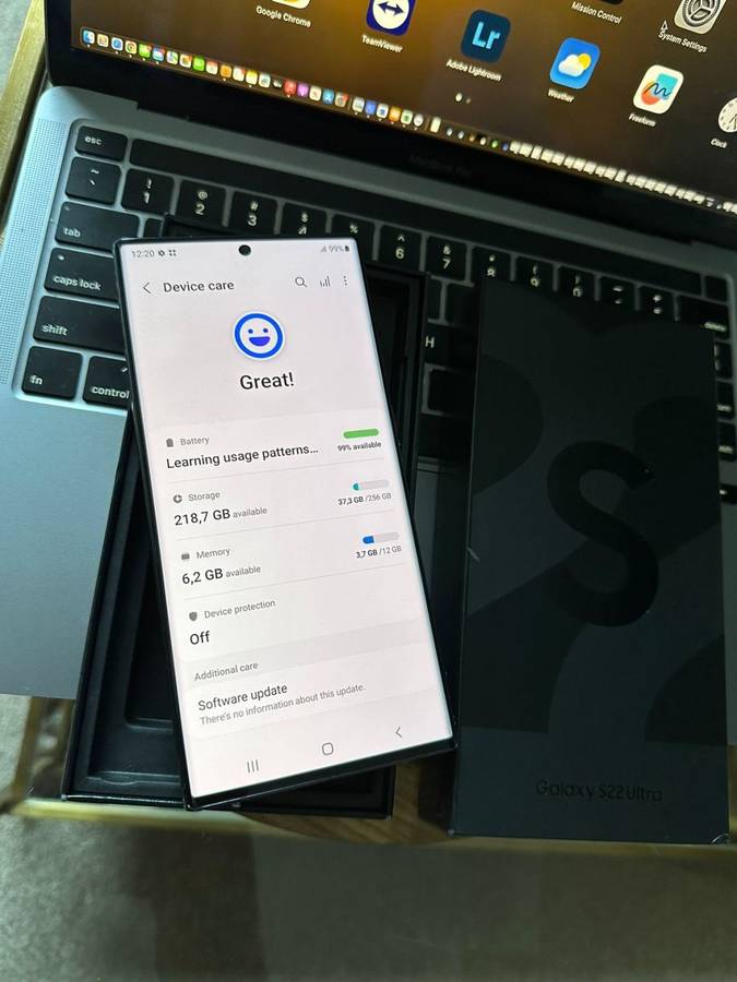 Samsung Galaxy S22 Ultra Phantom Black 12GB Ram (256GB)*EXCELLENT CONDITION *  + Box and accessories