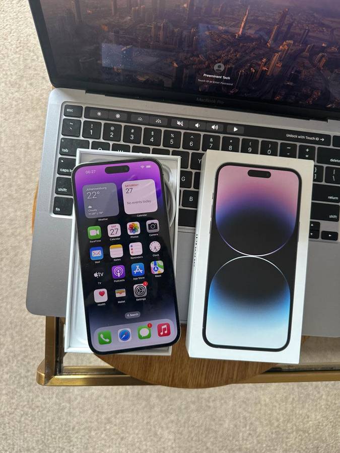 iPhone 14 Pro Max  (128GB) Purple * PRESTINE CONDITION AS NEW * + complementary accessories