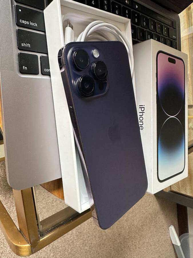 iPhone 14 Pro Max  (128GB) Purple * PRESTINE CONDITION AS NEW * + complementary accessories