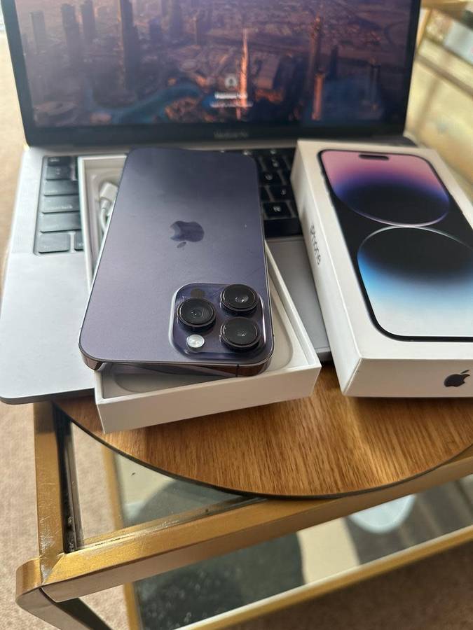 iPhone 14 Pro Max  (128GB) Purple * PRESTINE CONDITION AS NEW * + complementary accessories