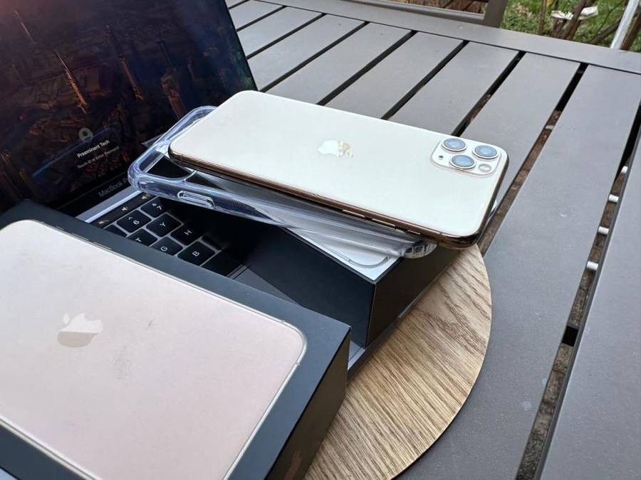 iPhone 11 Pro Max (64GB) Gold