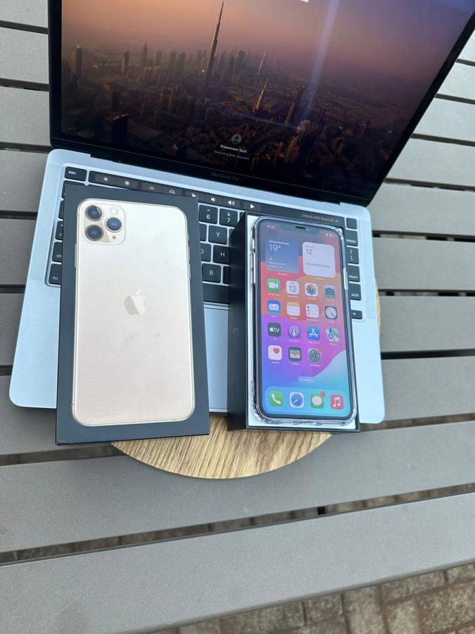 iPhone 11 Pro Max (64GB) Gold