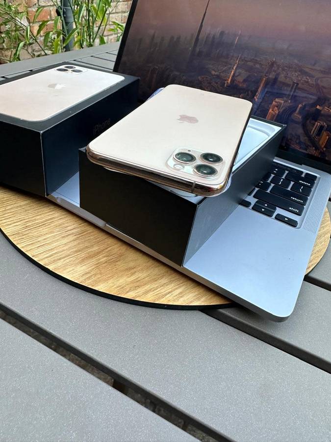 iPhone 11 Pro Max (64GB) Gold
