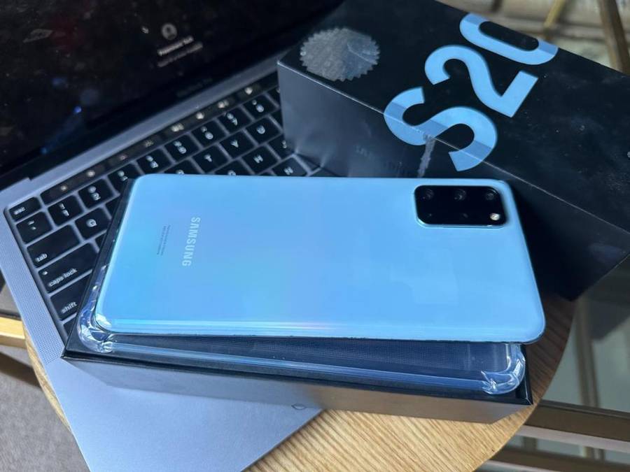 Refurbished Samsung Galaxy S20 Plus Cloud Blue (128GB) In Excellent Condition +Box + Accessories