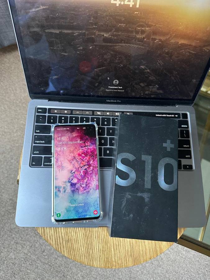 Samsung Galaxy S10Plus   (128GB) Excellent Condition + accessories *Dual Sim*