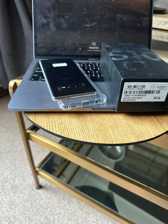 Samsung Galaxy S10Plus   (128GB) Excellent Condition + accessories *Dual Sim*