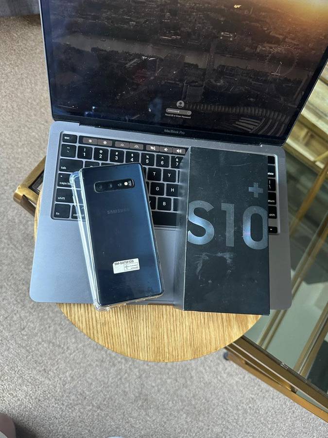 Samsung Galaxy S10Plus   (128GB) Excellent Condition + accessories *Dual Sim*