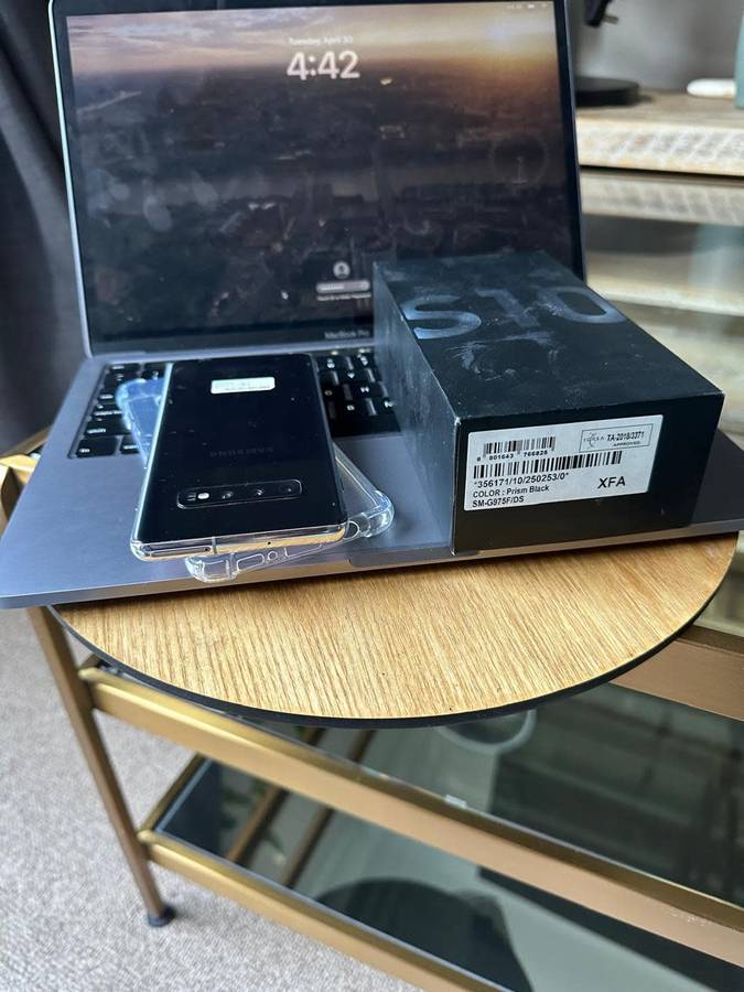 Samsung Galaxy S10Plus   (128GB) Excellent Condition + accessories *Dual Sim*