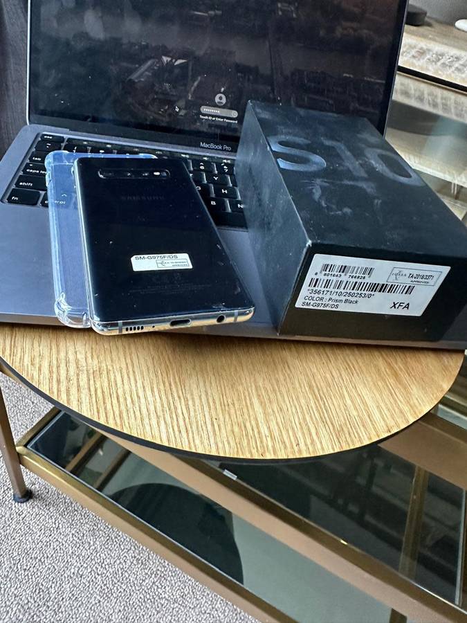 Samsung Galaxy S10Plus   (128GB) Excellent Condition + accessories *Dual Sim*