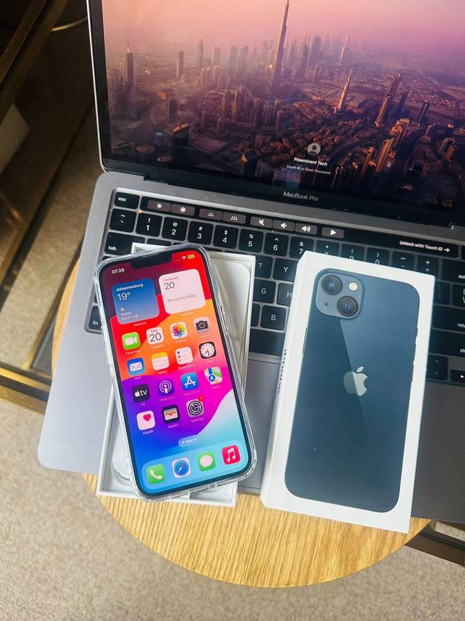 iPhone 13 , Midnight (128GB)  Excellent Pre-owned  Condition + box, charger and Accessories