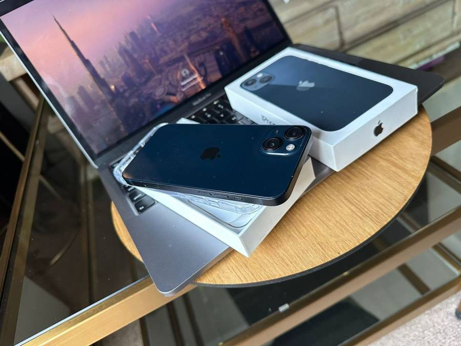 iPhone 13 , Midnight (128GB)  Excellent Pre-owned  Condition + box, charger and Accessories