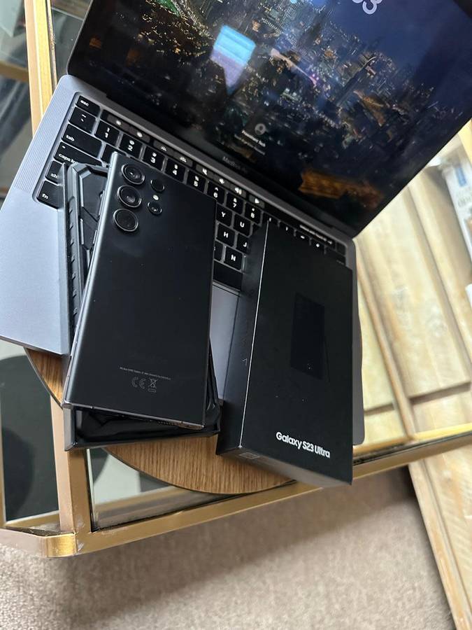 Samsung Galaxy S23 Ultra Phantom Black 12GB RAM (256GB) In Prestine Condition + Box & Accessories