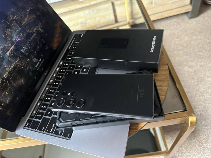 Samsung Galaxy S23 Ultra Phantom Black 12GB RAM (256GB) In Prestine Condition + Box & Accessories