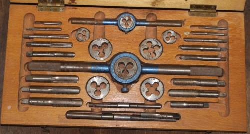 BSW Taps and Dies Set