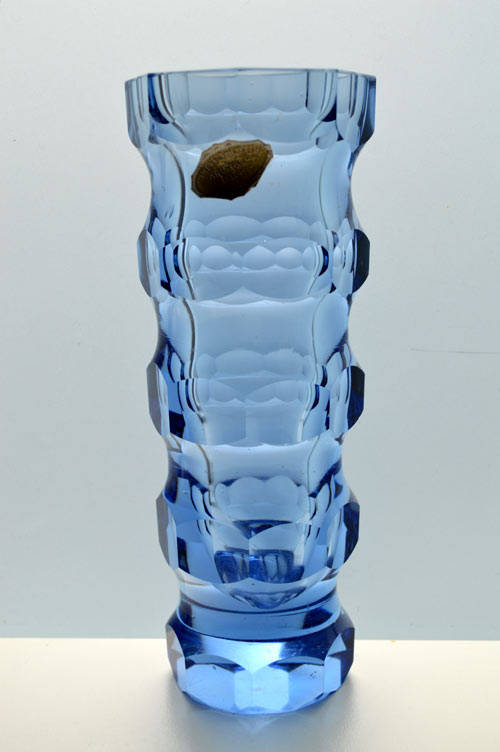 A RARE BLUE CZECH SCULPTURAL ART GLASS VASE, DESIGNED BY OLDRICH LIPSKY FOR EXBOR IN 1960