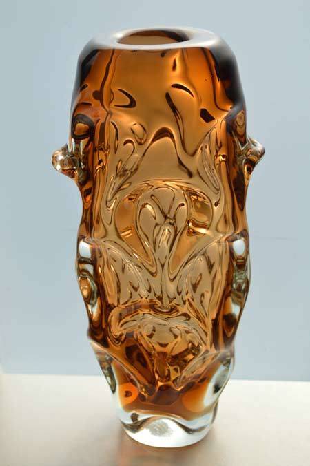 * A DAZZLING & SPARKLING AMBER SKRDLOVICE VASE, DESIGNED BY JAN BERANEK (1933-)