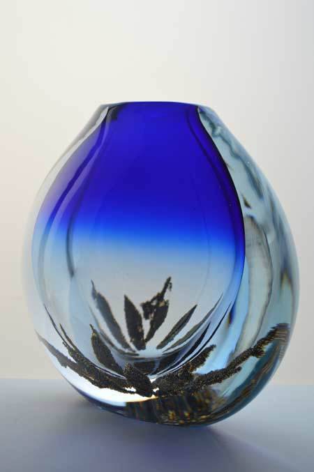 *SIGNED!! DAZZLINGLY BEAUTIFUL MODERN CZECH ART GLASS VASE (SPACEK) WITH METAL INCLUSIONS