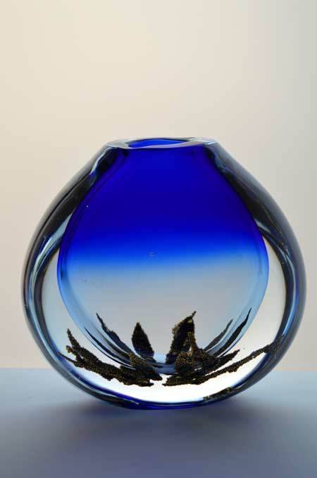 *SIGNED!! DAZZLINGLY BEAUTIFUL MODERN CZECH ART GLASS VASE (SPACEK) WITH METAL INCLUSIONS