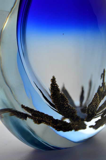 *SIGNED!! DAZZLINGLY BEAUTIFUL MODERN CZECH ART GLASS VASE (SPACEK) WITH METAL INCLUSIONS