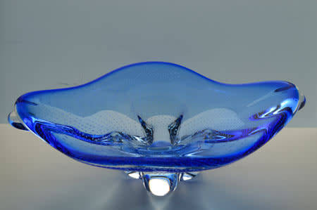 BLUE CZECH ART GLASS CHRIBSKA BOWL WITH BUBBLES DESIGNED BY PROF JOSEF HOSPODKA (ATTR) IN THE 1970s