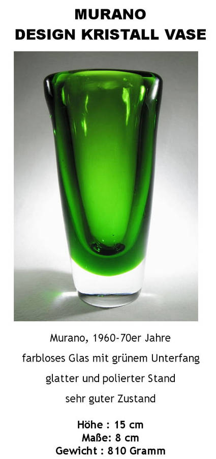 * A BEAUTIFUL EMERALD GREEN MURANO VASE - MID 20TH CENTURY ART GLASS AT ITS BEST!