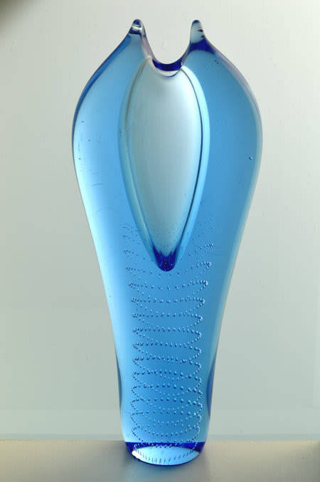 ** A DAZZLINGLY BEAUTIFUL MODERN BLUE CZECH ART GLASS VASE DESIGNED BY PAVEL JUDA IN 1985