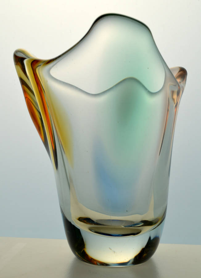 * A MAGNIFICENT & MOST ELEGANT CZECH ART GLASS VASE DESIGNED BY FRANTISEK ZEMEK FOR MSTISOV