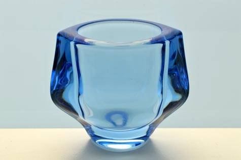 SOUGHT-AFTER AZURE PRESSED GLASS VASE BY FRANTISEK VIZNER (1936-2011): A COLLECTOR'S ITEM FROM 1962