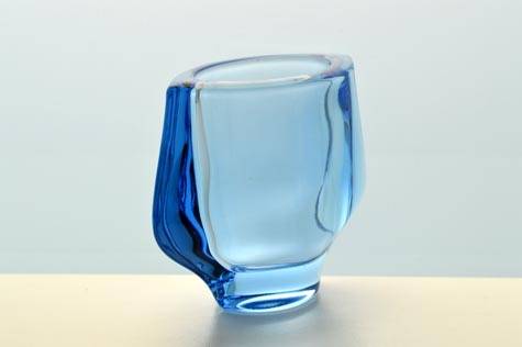 SOUGHT-AFTER AZURE PRESSED GLASS VASE BY FRANTISEK VIZNER (1936-2011): A COLLECTOR'S ITEM FROM 1962