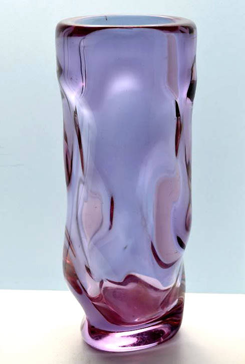 * MOST ELEGANT NEODYMIUM CZECH ART GLASS VASE, DESIGNED BY PROF MILOSLAV KLINGER (1922-1999)