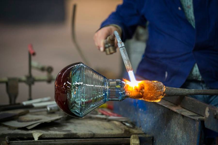 FAMOUS & MAGNIFICENT ICON OF CZECH ART GLASS, ELEGANT VASE DESIGNED BY HANA MACHOVSKA FOR MSTISOV