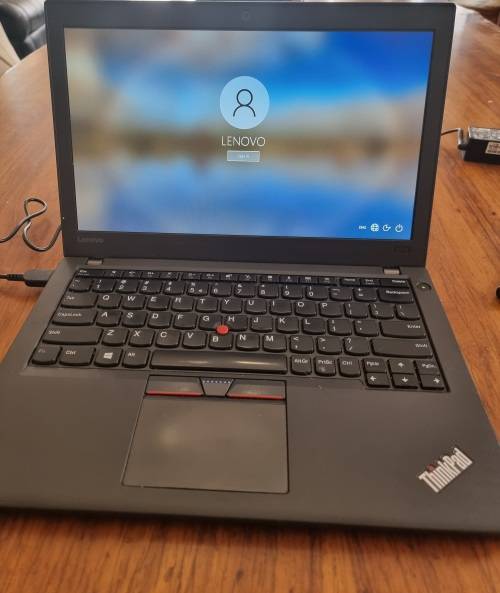 Lenovo X270 Ultrabook Core i5-6200U 8GB RAM 256GB SSD Dual internal batteries