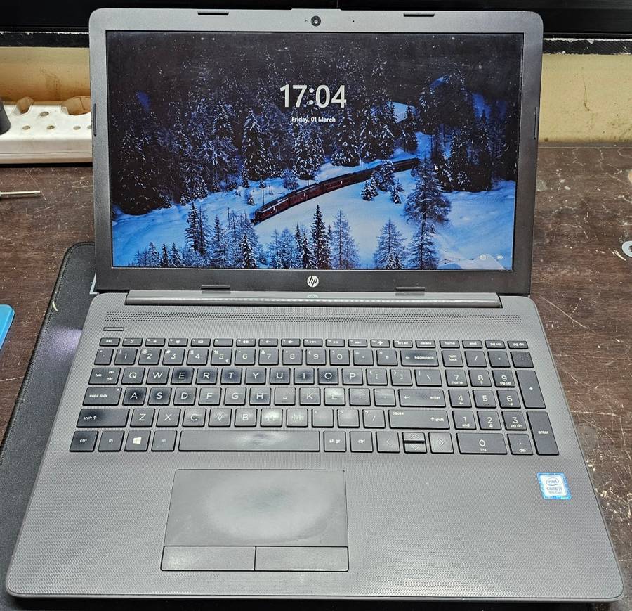 HP 250 G7 i5-8265U (8th gen) 8GB RAM 256GB Nvme SSD *New battery*