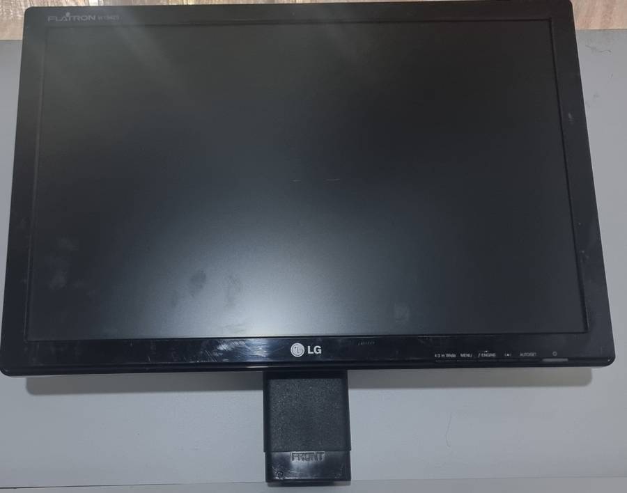 LG 19 inch monitor - !Spares or Repairs! - No stand
