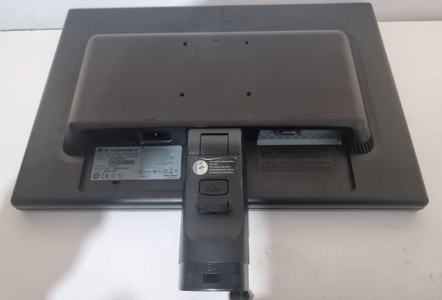 LG 19 inch monitor - !Spares or Repairs! - No stand