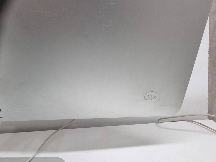 iMac 21.5 inch (Late 2012) i5 2.7GHz 1TB HDD 8GB RAM GeForce GT 640 512Mb