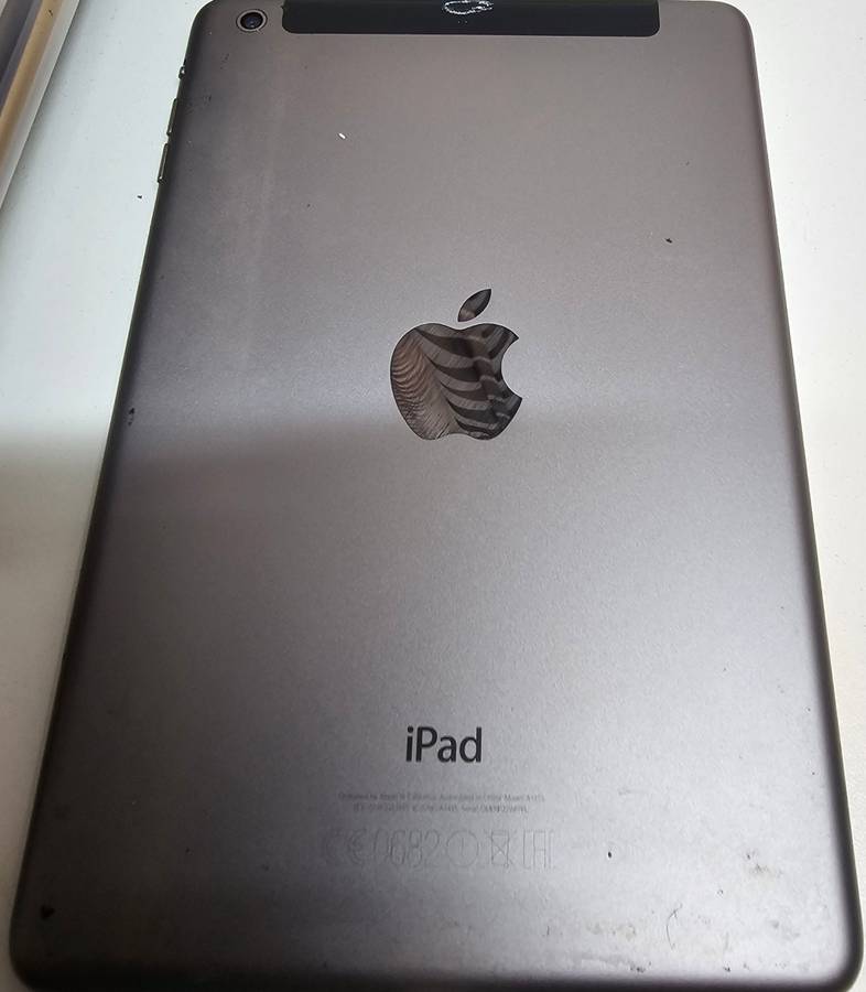 iPad Mini 16GB Wi-Fi/3G !Spares or Repairs!