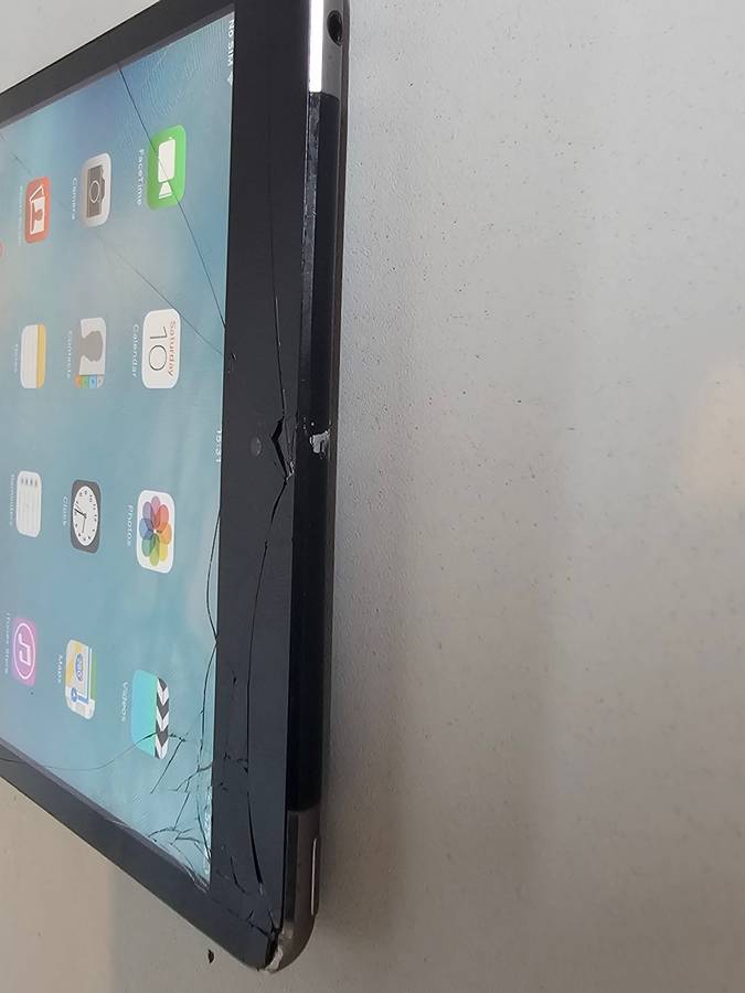 iPad Mini 16GB Wi-Fi/3G !Spares or Repairs!