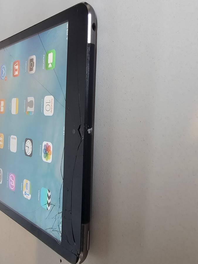 iPad Mini 16GB Wi-Fi/3G !Spares or Repairs!