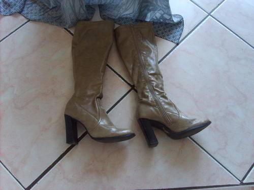 WOOLWORTHS LEATHER KNEE HIGH BOOTS,HIGH HEEL,SIZE 3 R50.00