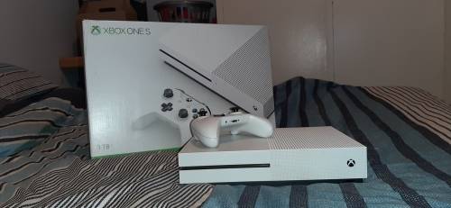Xbox One s 1TB Console